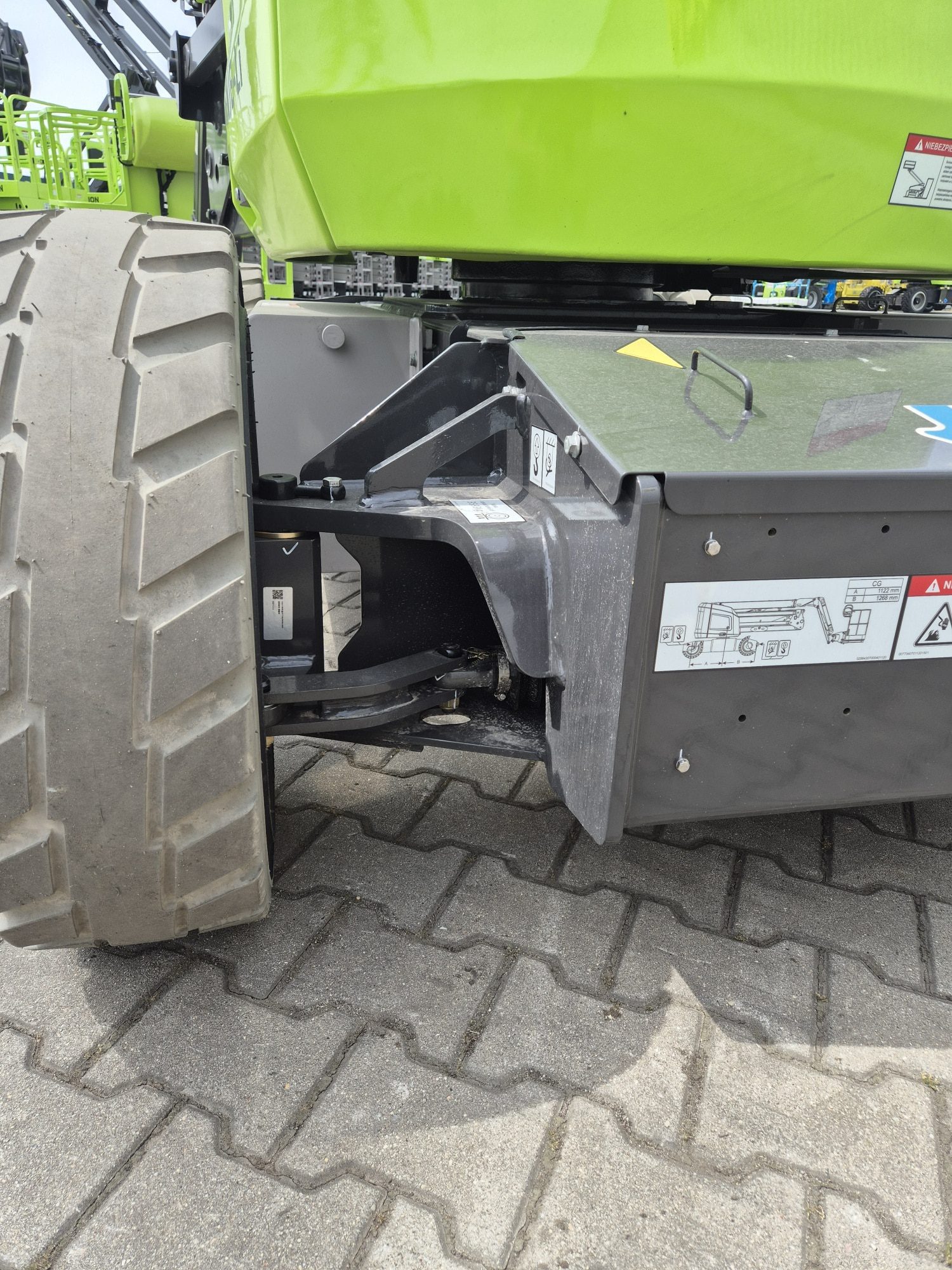 Podnośnik Przegubowy Teleskopowy Zoomlion ZA14NJE Li - Product gallery image - BAC Poland AWP parts