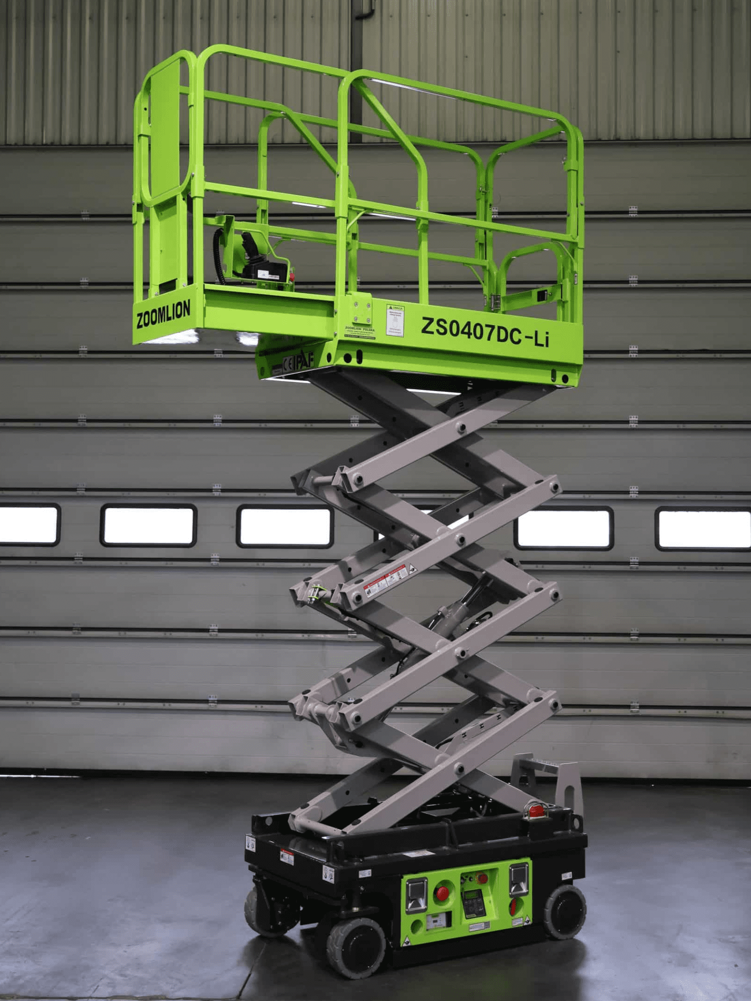 Ножичний підйомник ZOOMLION в наявності.