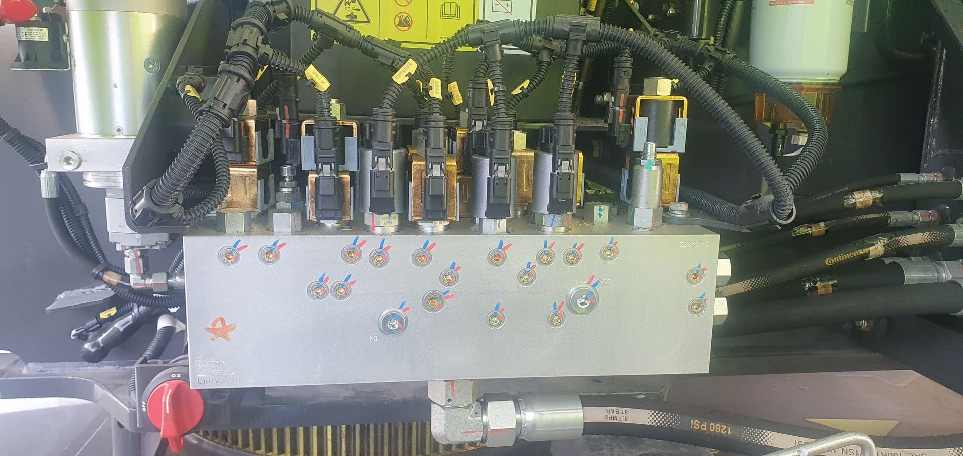 podnosnik teleskopowy diesel zoomlion zt20j bac polska 13 Podnośnik Teleskopowy Zoomlion ZT20J 4x4 - Product gallery image - BAC Poland AWP parts