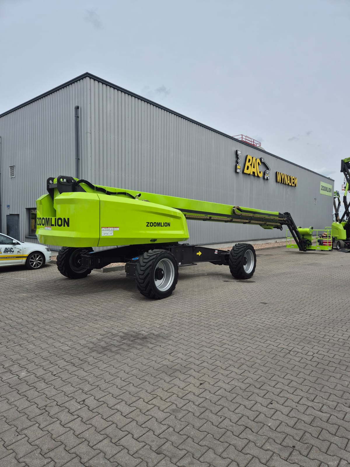 podnośnik teleskopowy spalinowy zoomlion zt42j v 4x4 Podnośnik Teleskopowy Zoomlion ZT42J-V 4x4 - Product gallery image - BAC Poland AWP parts