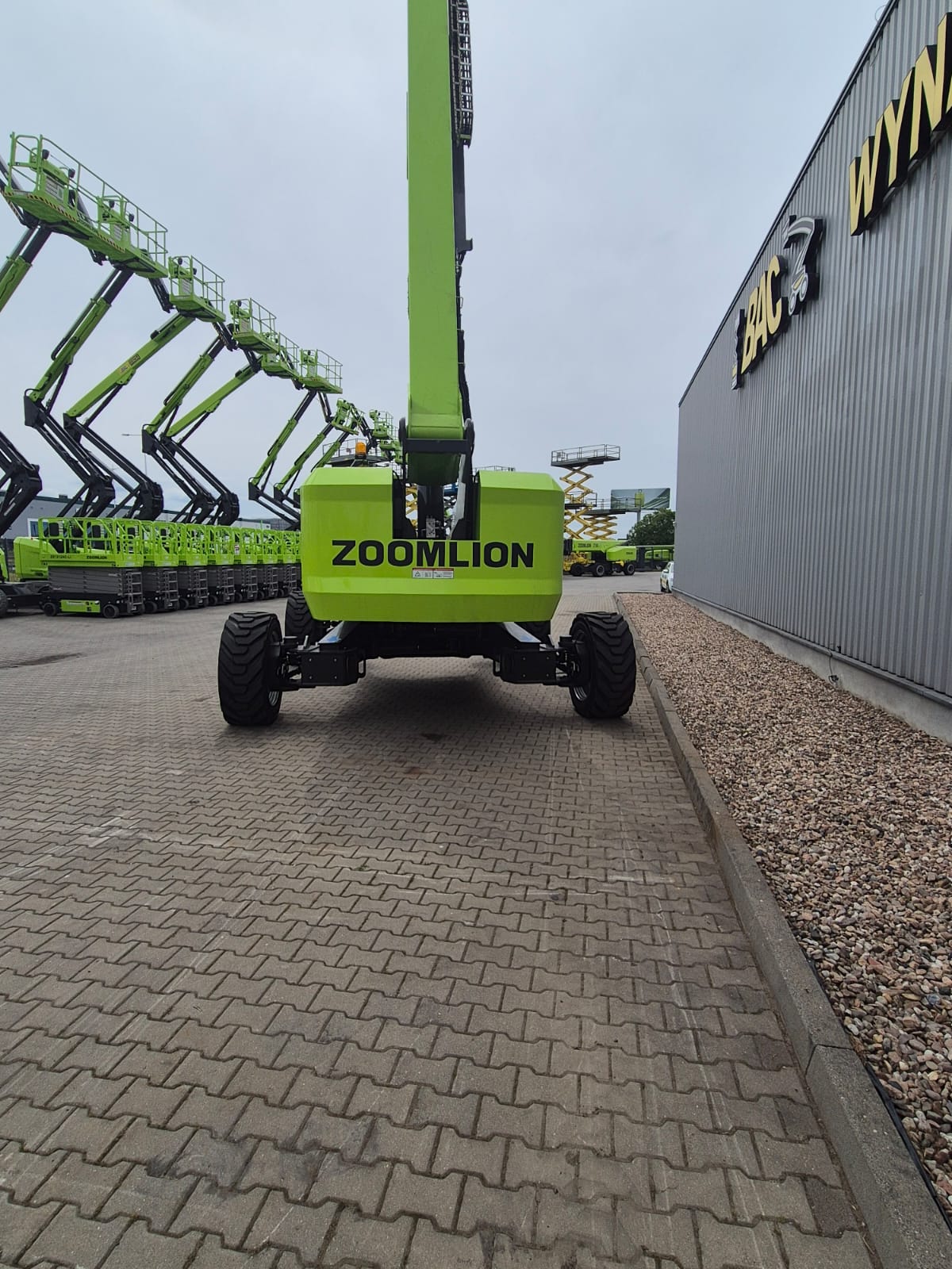 podnośnik teleskopowy spalinowy zoomlion zt42j v 4x4 Podnośnik Teleskopowy Zoomlion ZT42J-V 4x4 - Product gallery image - BAC Poland AWP parts