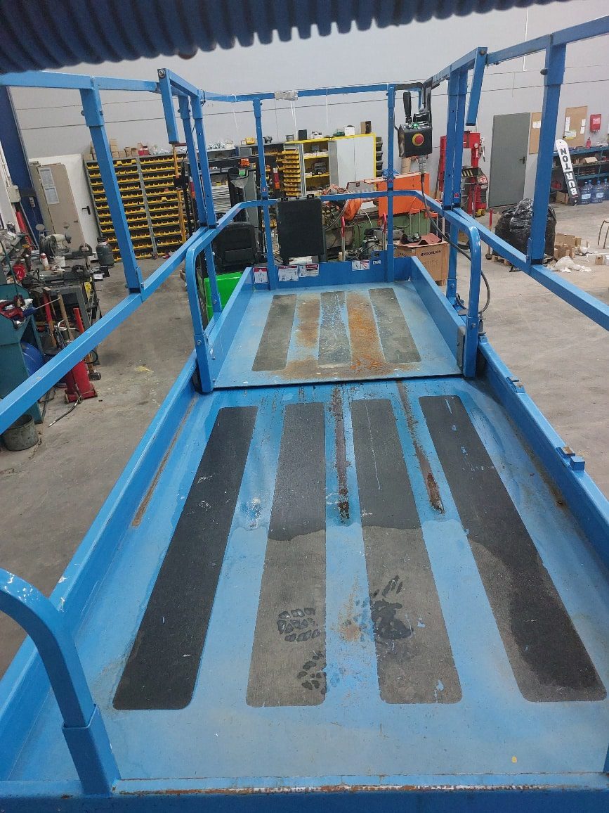 Warsztat, niebieski, podnośnik, platforma, narzędzia, miejsce pracy.