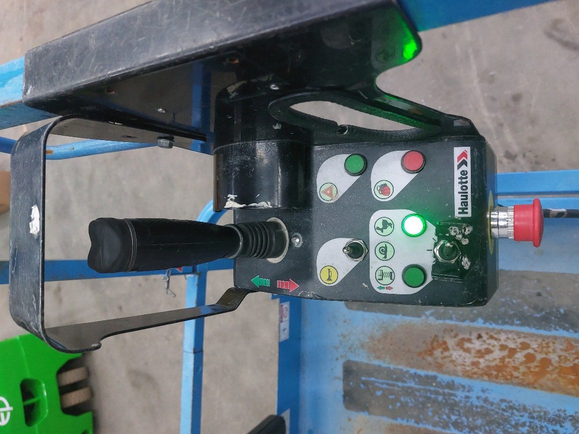 Panel sterowania podnośnikiem Haulotte.