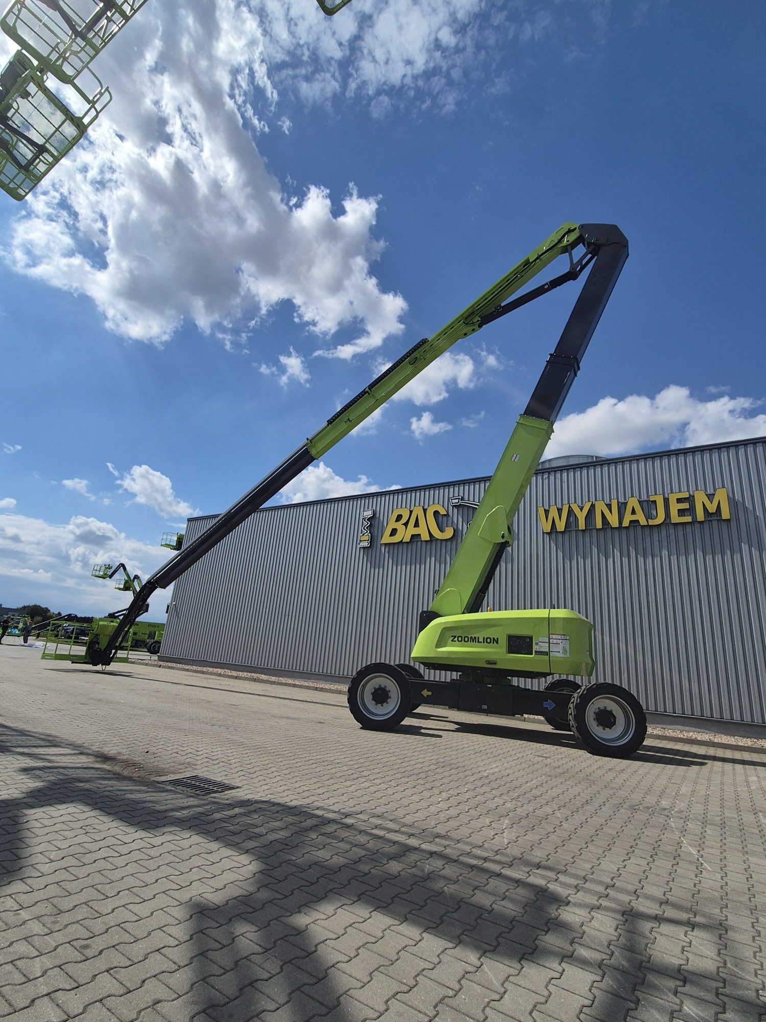 podnośnik teleskopowy spalinowy zoomlion za32j 4x4