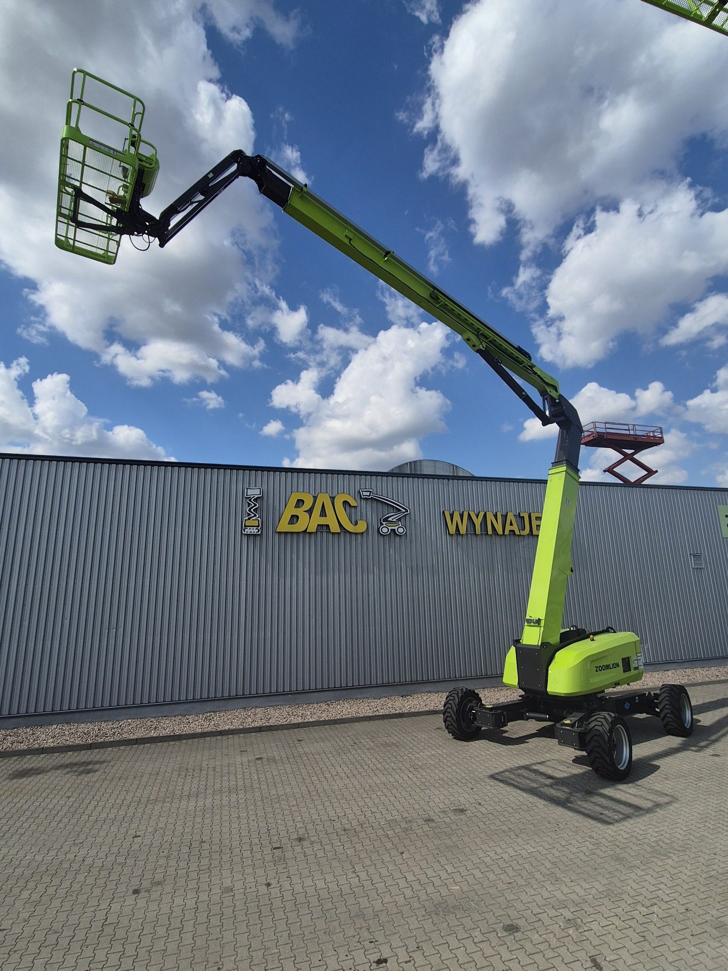 podnośnik teleskopowy spalinowy zoomlion za32j 4x4