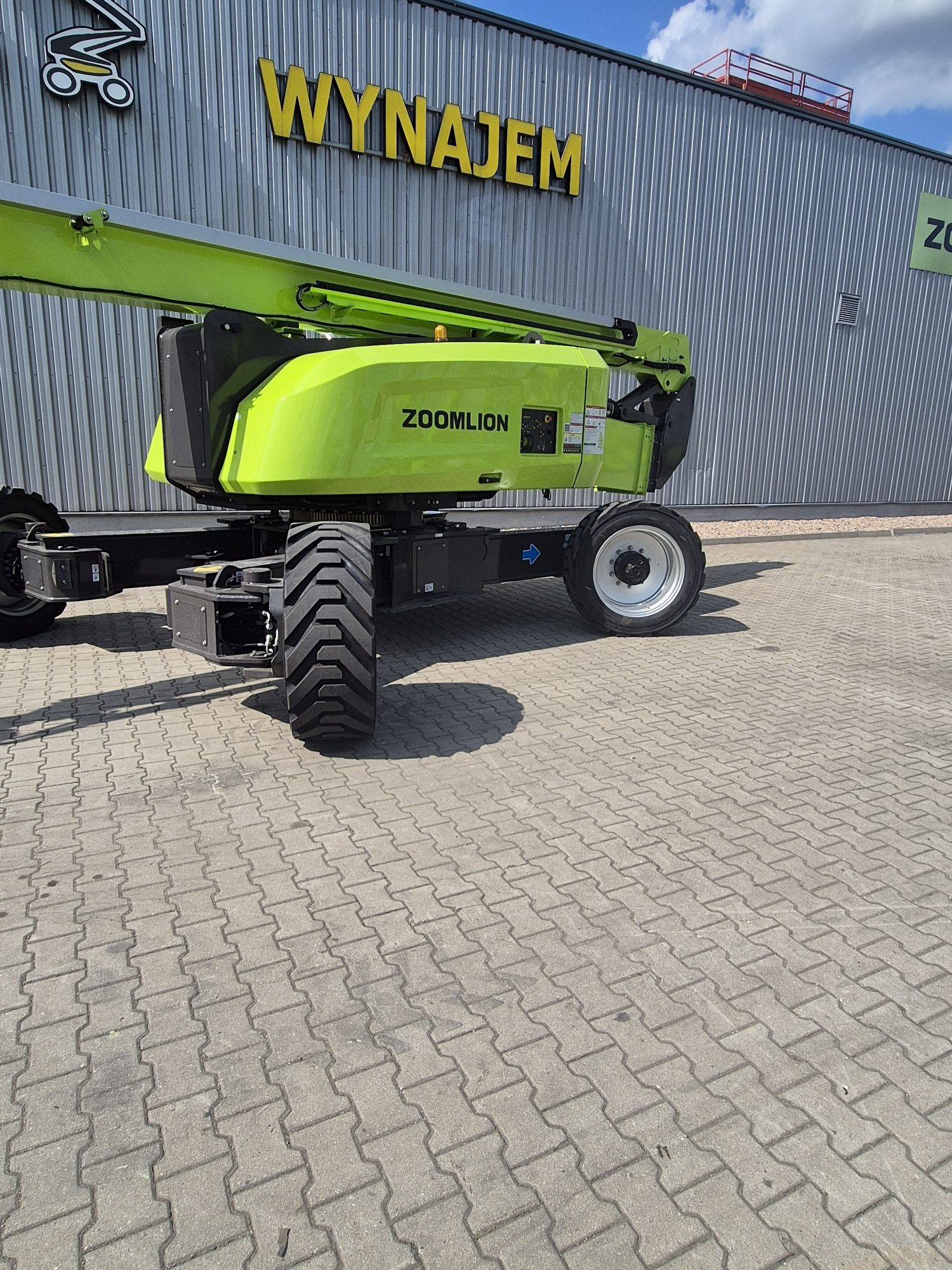 podnośnik teleskopowy spalinowy zoomlion za32j 4x4