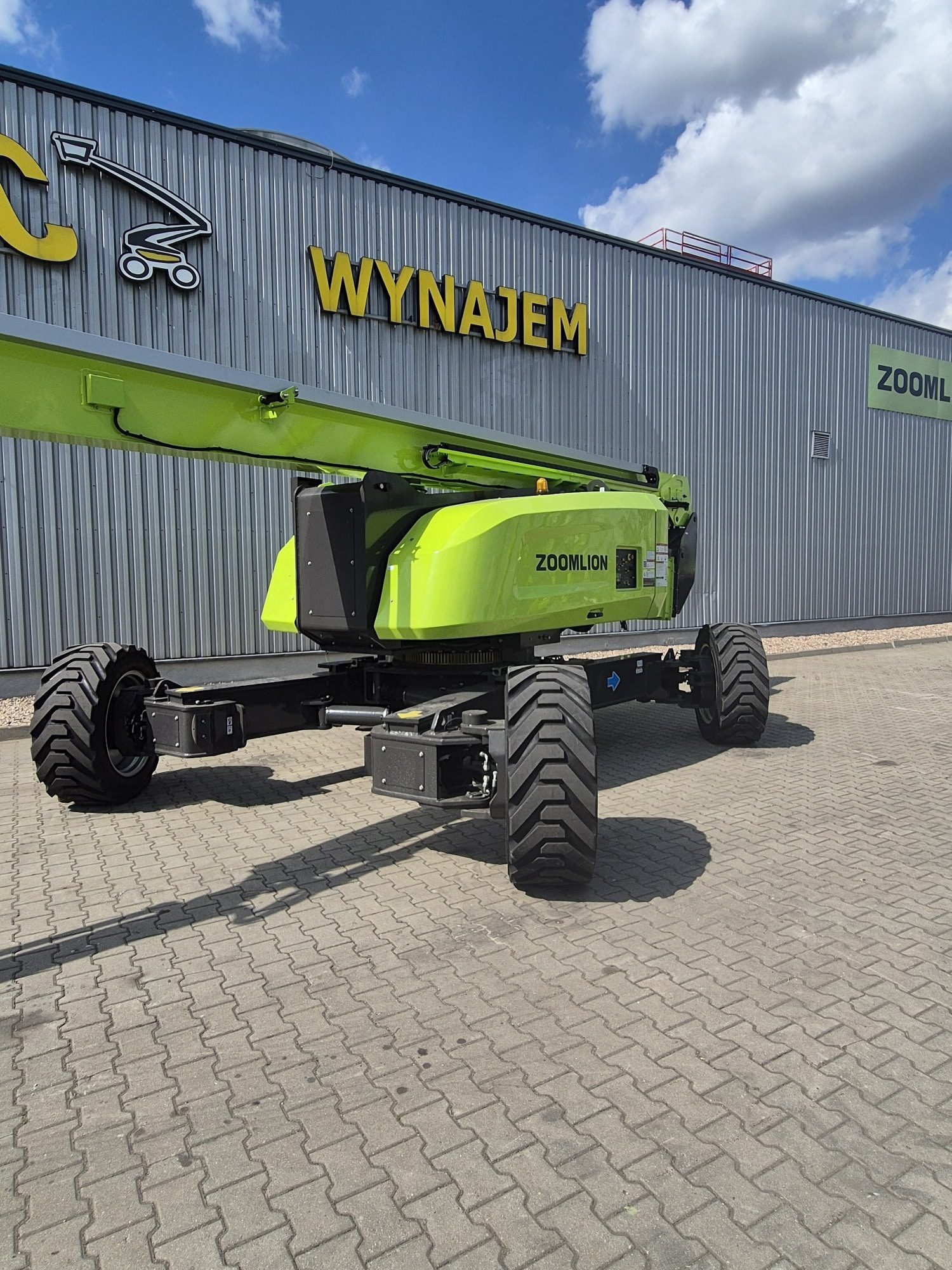 podnośnik teleskopowy spalinowy zoomlion za32j 4x4