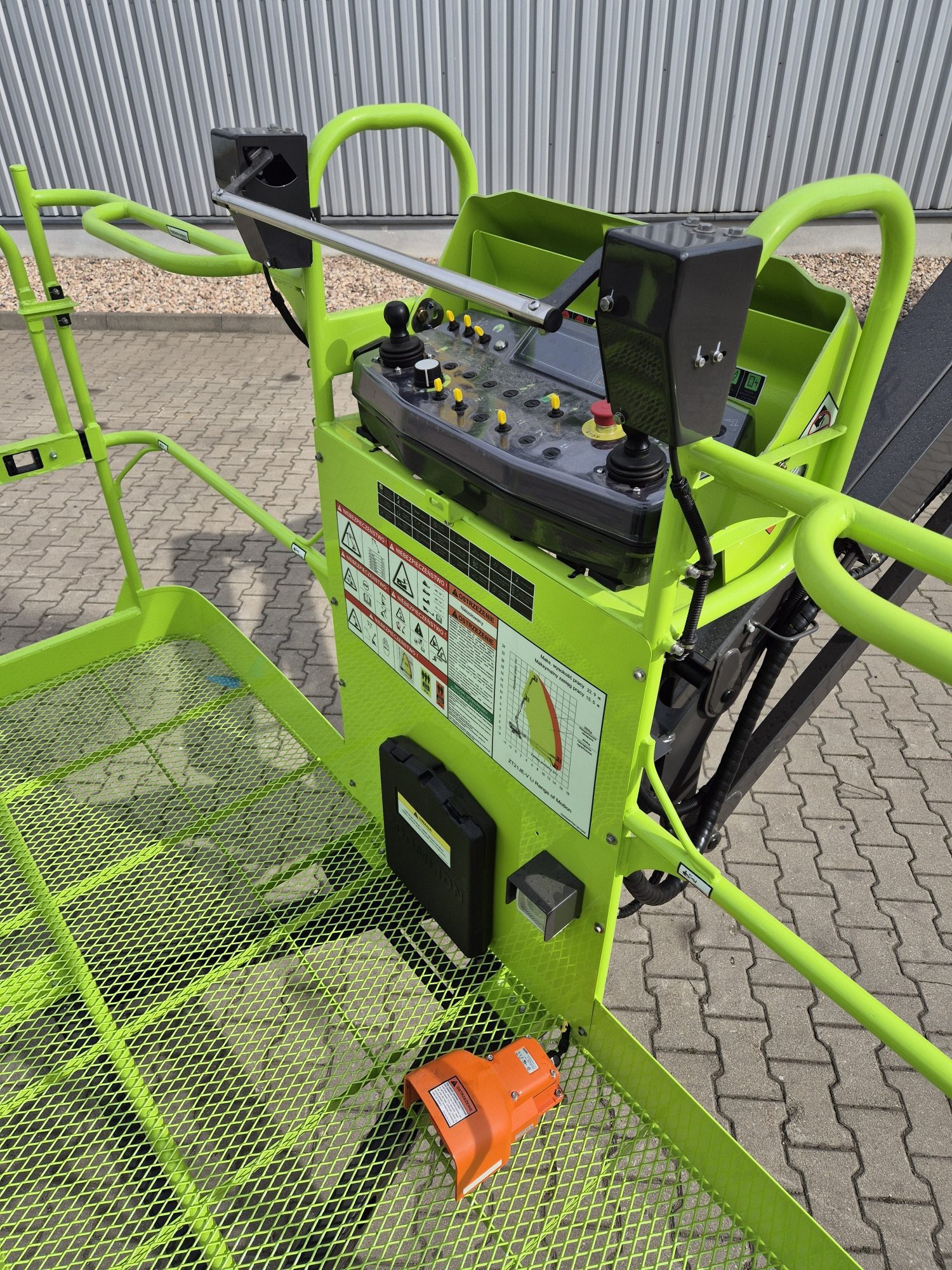 zoomlion zt21je v li 4x4 Podnośnik Teleskopowy Zoomlion ZT21JE-V Li 4x4 - Product gallery image - BAC Poland AWP parts