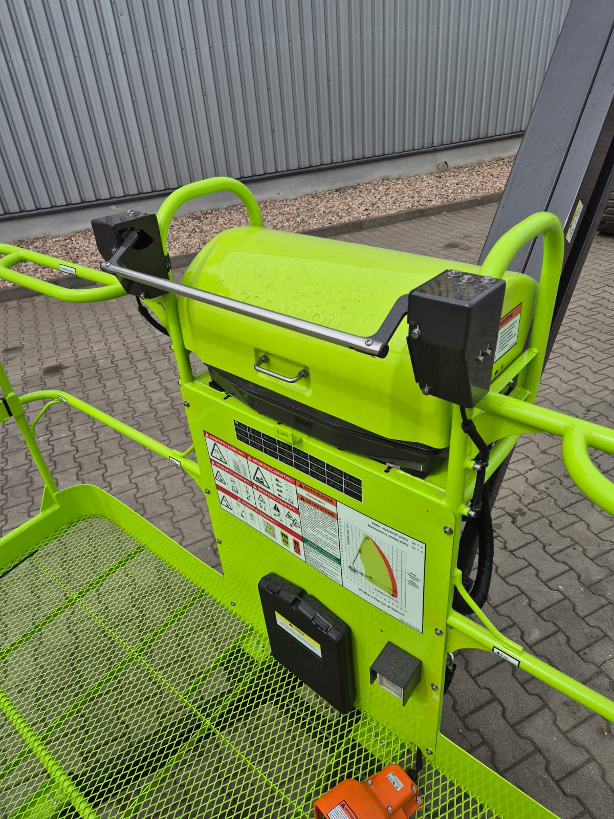 Podnośnik Teleskopowy Zoomlion ZT26J-V 4x4 - obrazek 11