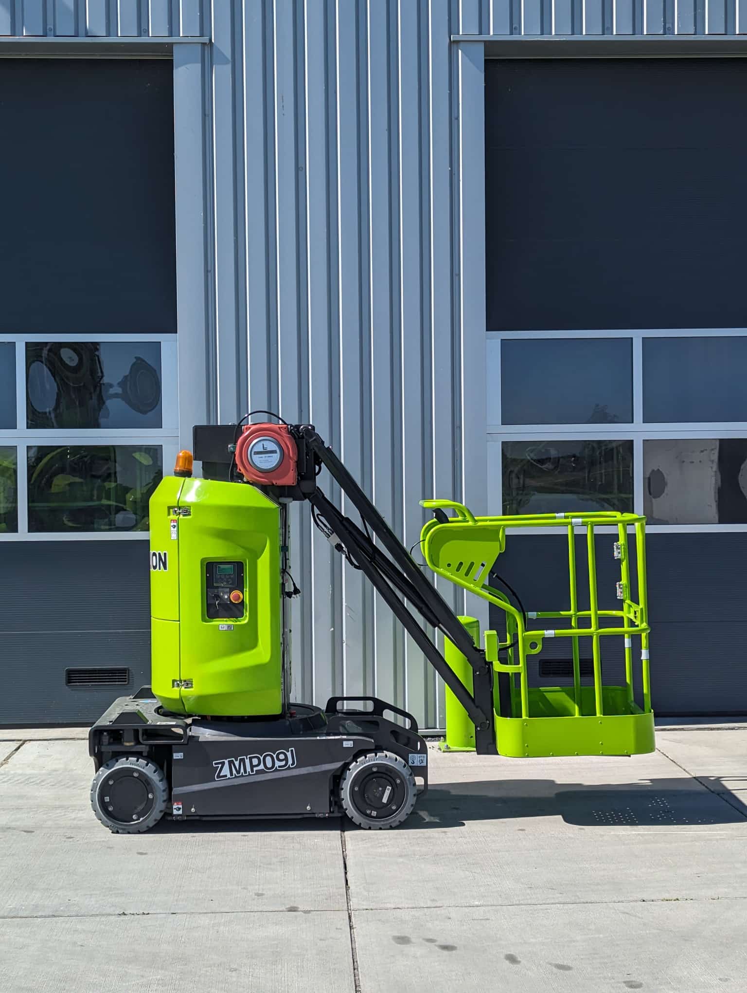 Podesty Elektryczne Masztowe od 5.7M do 13M