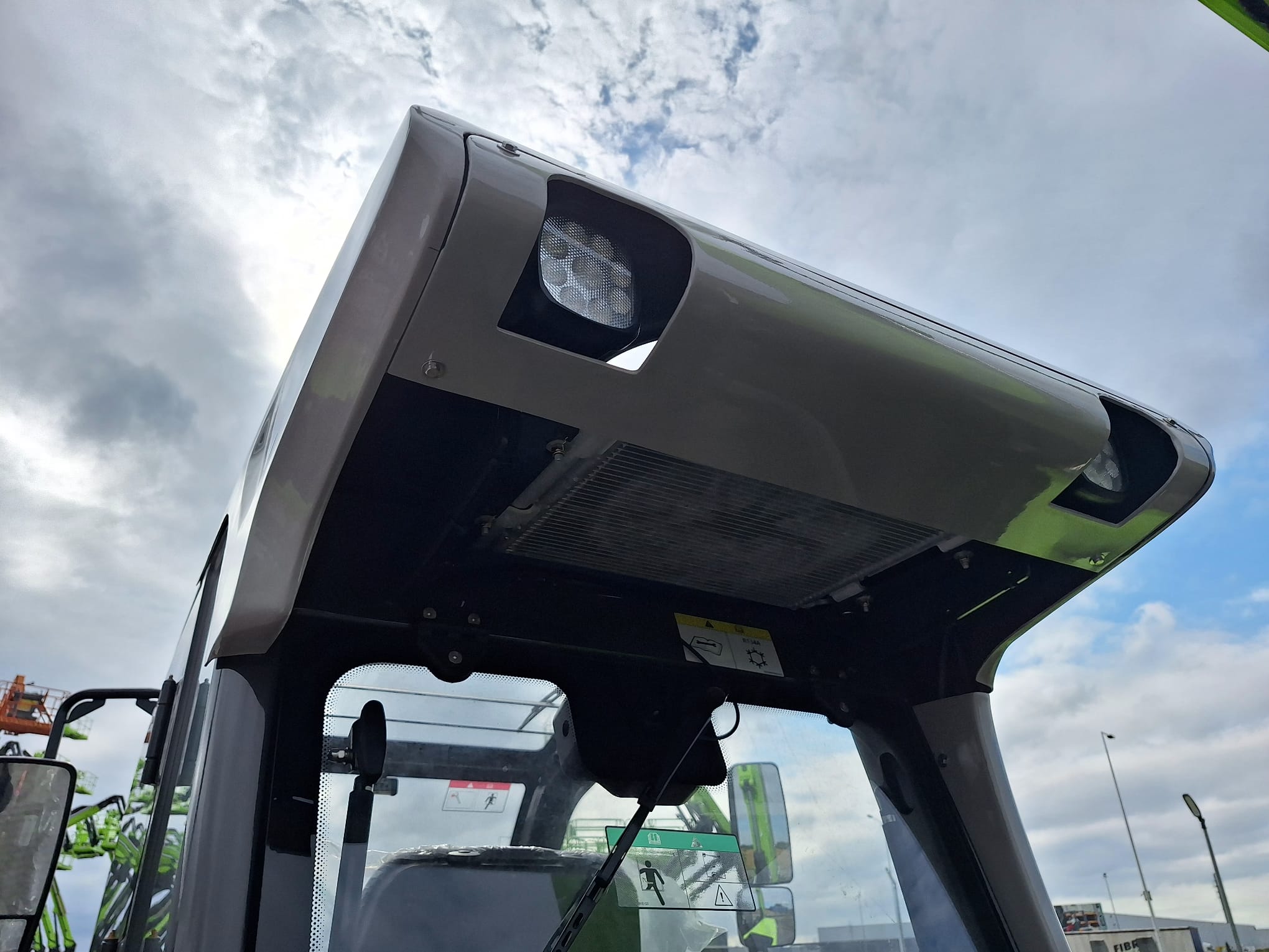 Zdjęcie WhatsApp 2025-07-18 o 15.03.45_6a14d2b5 Zoomlion ZTH4014 - Product gallery image - BAC Poland AWP parts