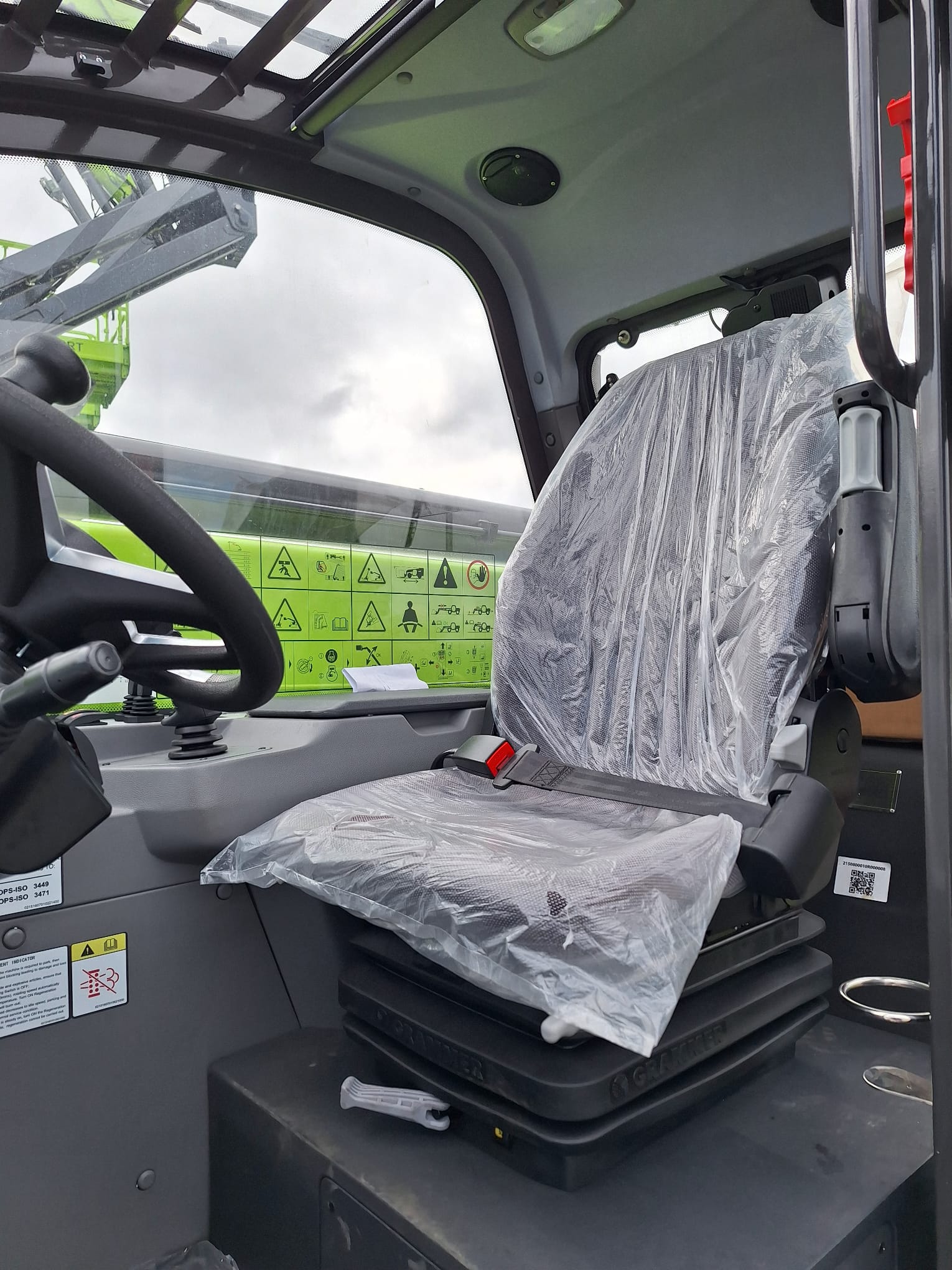 Zdjęcie WhatsApp 2025-07-18 o 15.03.47_7643a480 Zoomlion ZTH4014 - Product gallery image - BAC Poland AWP parts