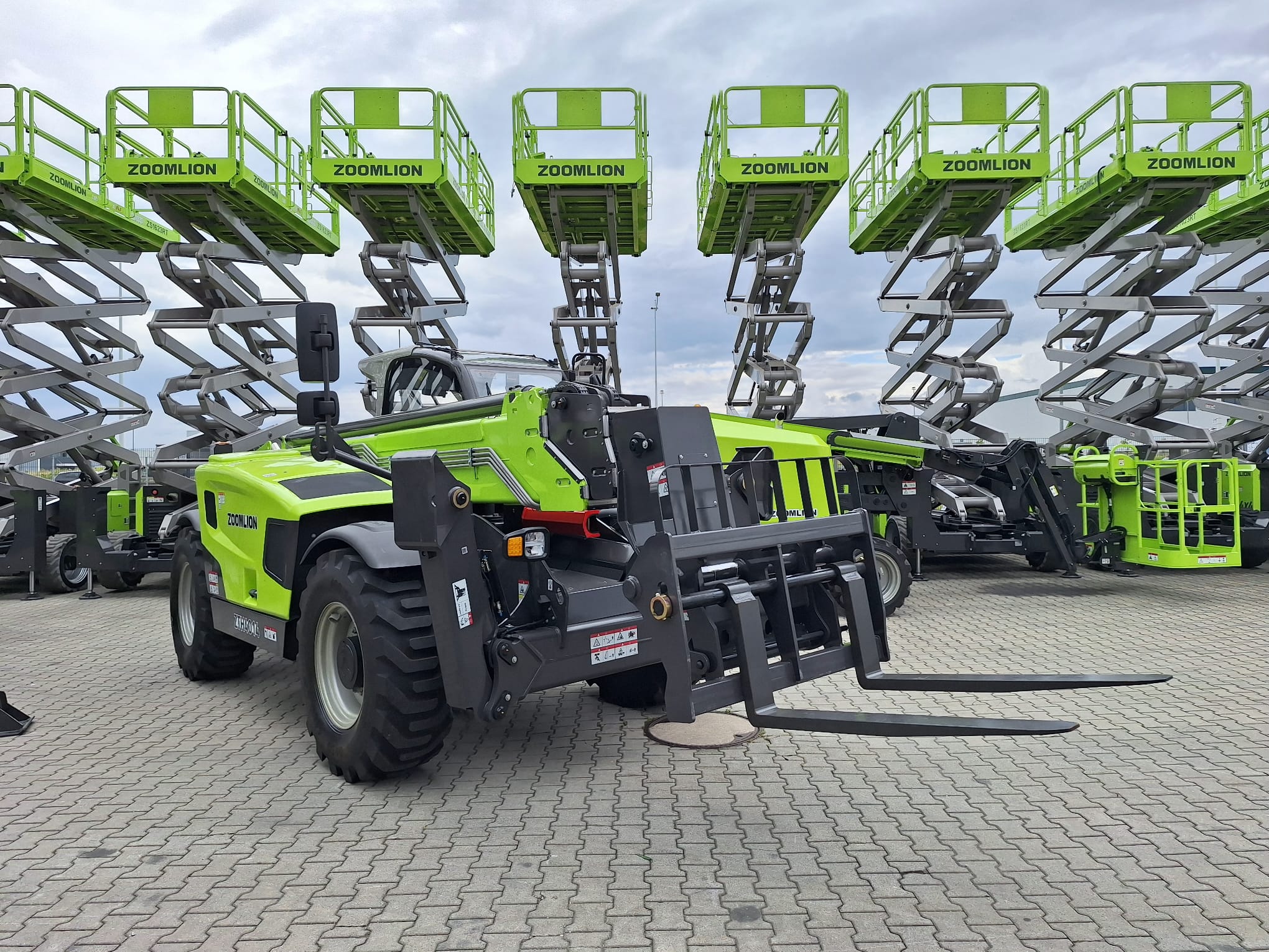 Zdjęcie WhatsApp 2025-07-18 o 15.03.54_65765a13 Zoomlion ZTH4014 - Product gallery image - BAC Poland AWP parts