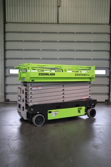 Scissor lift by Zoomlion.