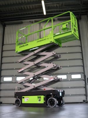 Zoomlion scissor lift on the industrial floor.