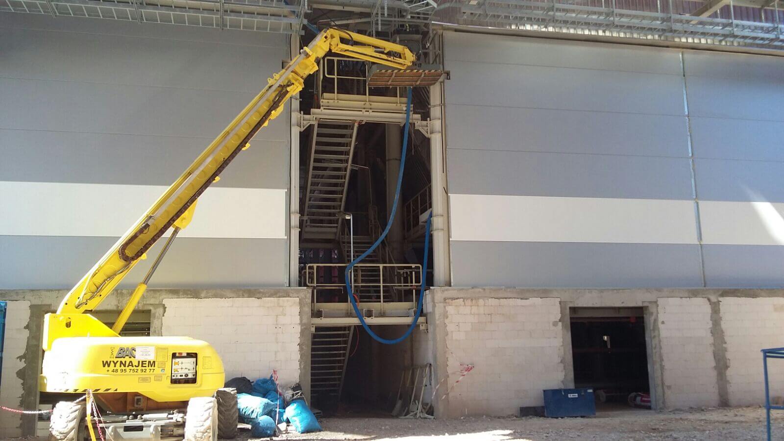 Lift in the construction of escape stairs.