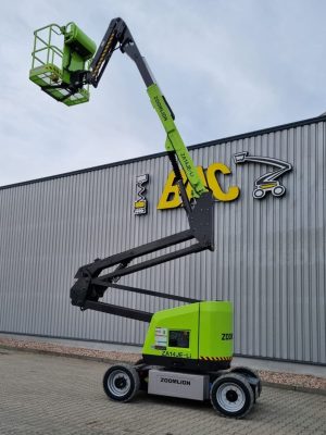 Zoomlion scissor lift in front of the company hall.