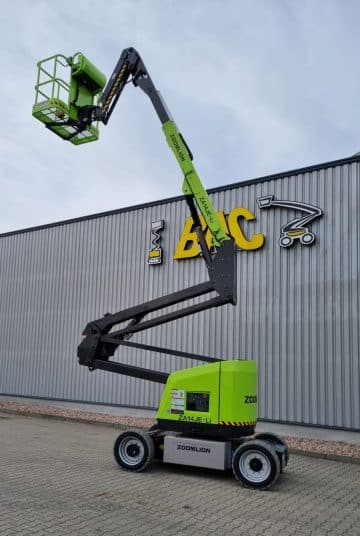 Zoomlion scissor lift in front of the company hall.