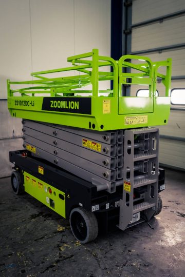 Zoomlion scissor lift in stock.