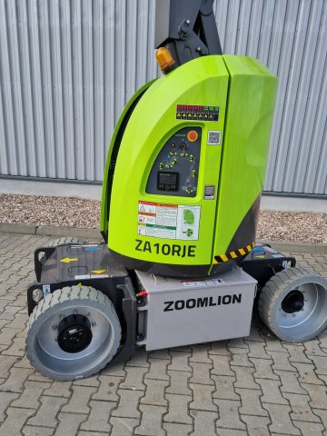 Green road roller by Zoomlion.