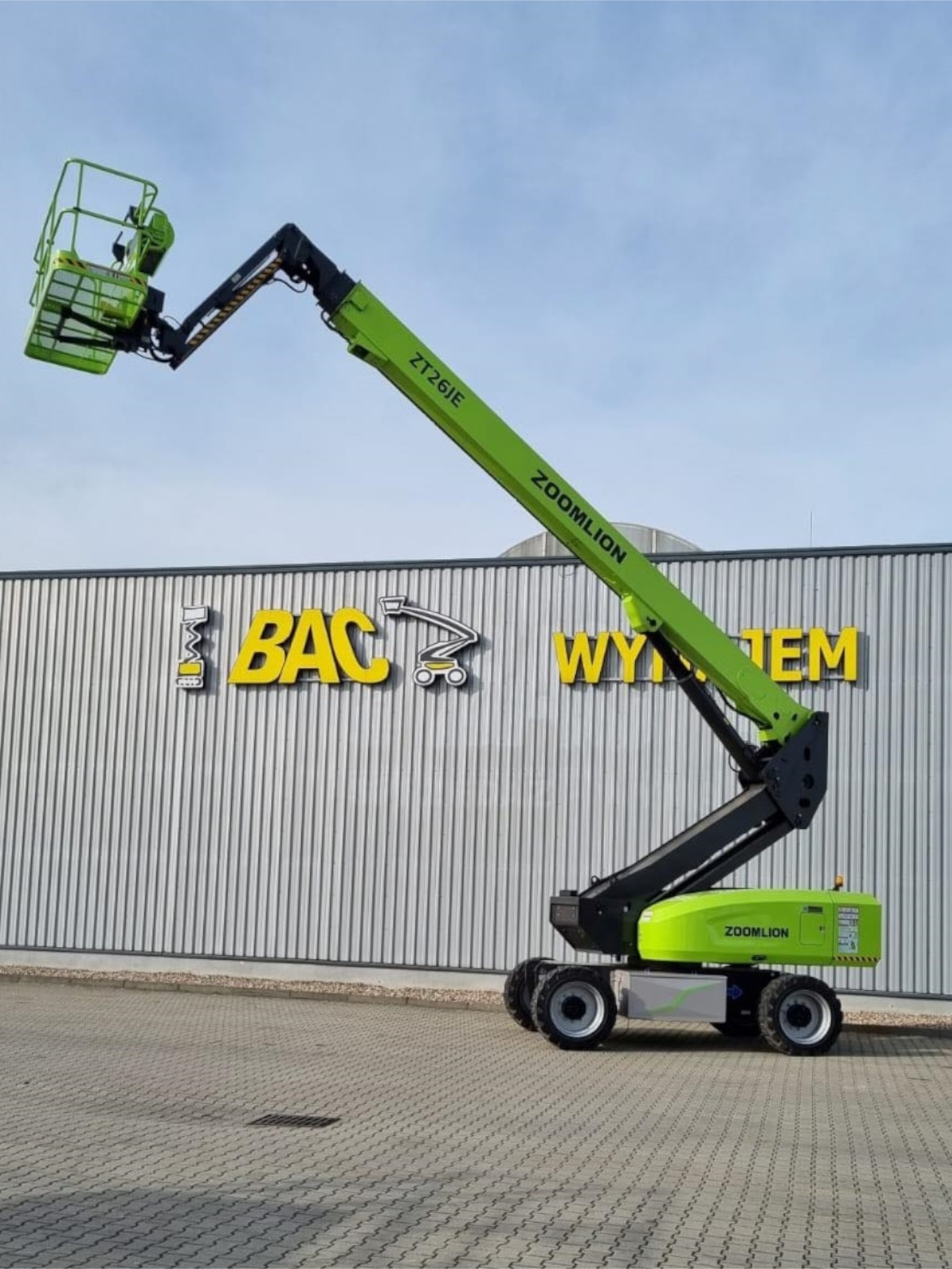 Zoomlion green lift basket platform.