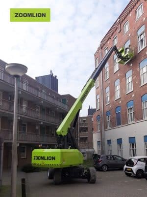 ZOOMLION lift in front of the municipal building.