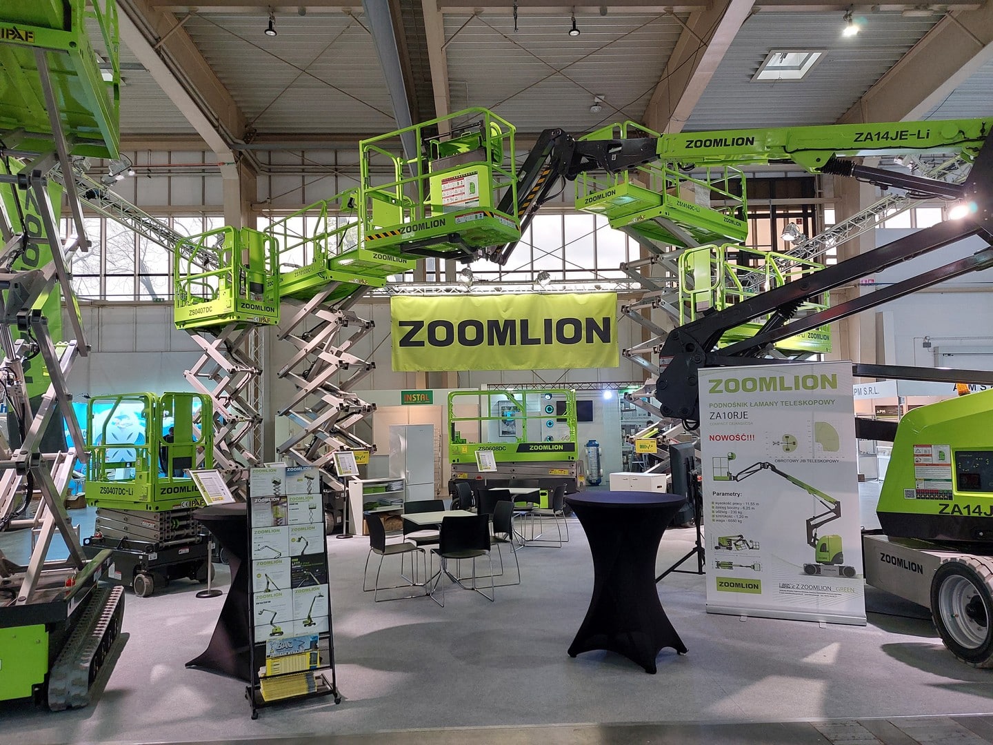 Zoomlion's booth with elevators at the fair.