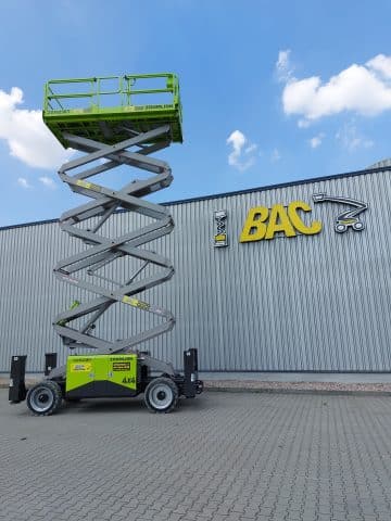 Zoomlion scissor lift in front of the BAC building.