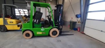 Green EP forklift in the warehouse.