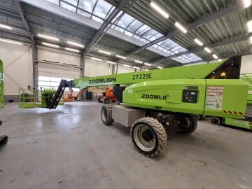 Zoomlion aerial work platforms in the service hall.