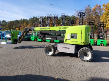 Zielone wózki widłowe Zoomlion na zewnątrz.