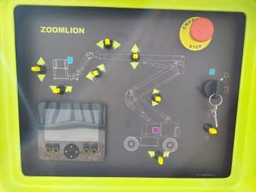 Ovládací panel, tlačidlá a tlačidlá žeriavu Zoomlion.