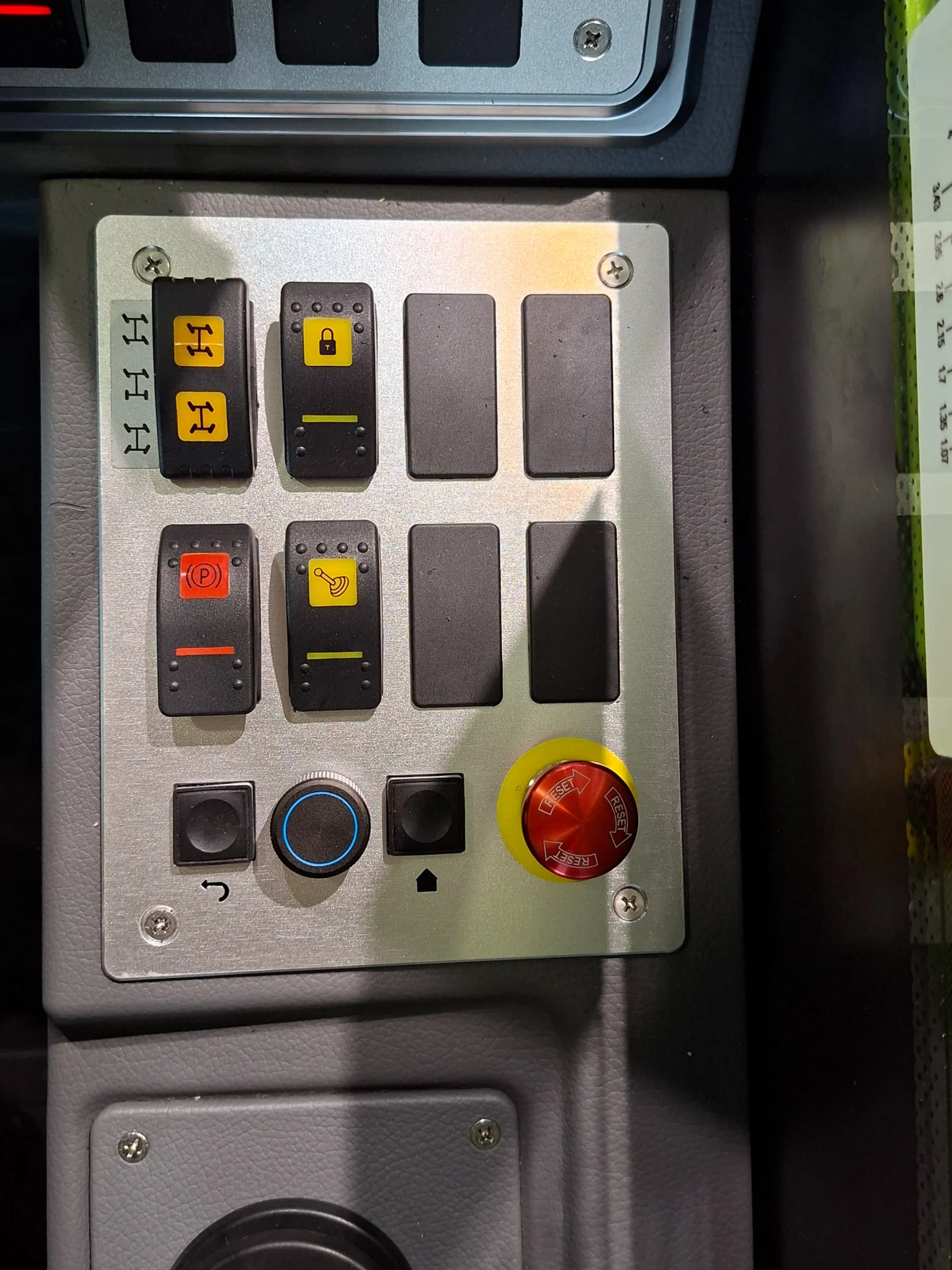 ladowarka_teleskopowa_zoomlion_zth2506_nowa_10