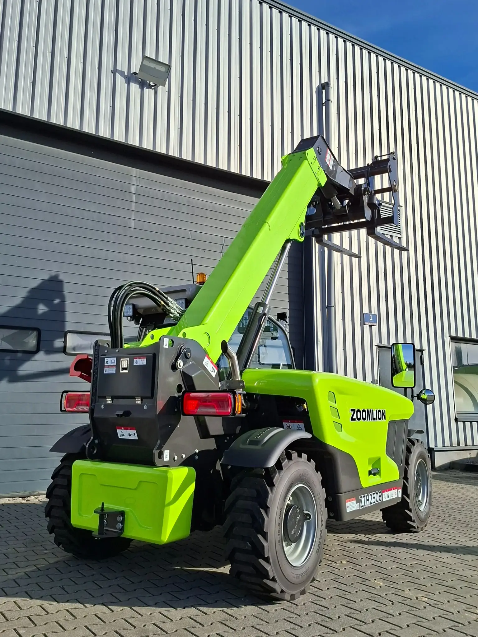 ladowarka_teleskopowa_zoomlion_zth2506_nowa_2