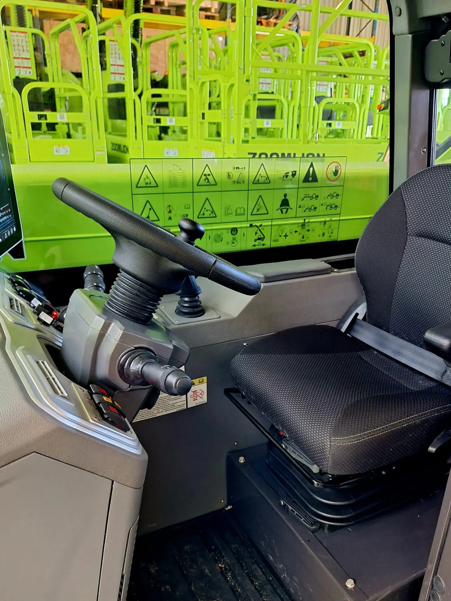 ladowarka_teleskopowa_zoomlion_zth2506_nowa_7c